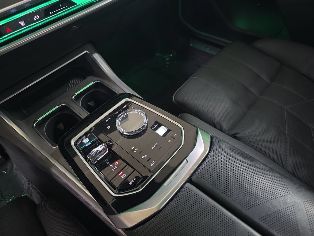 Certified 2023 BMW 760i xDrive AWD/4WD image 26