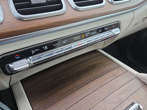 Used 2025 Mercedes-Benz GLE 450 4MATIC image 38