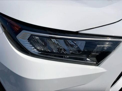 Used 2021 Toyota RAV4 XLE FWD image 27