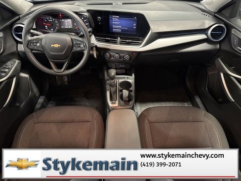 Used 2024 Chevrolet Trax LS w/ LS Convenience Package image 3