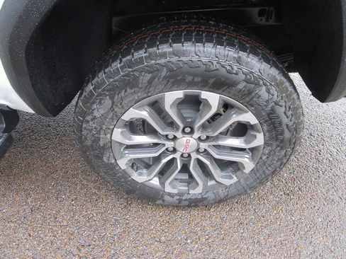 New 2026 GMC Canyon Denali AWD/4WD image 15