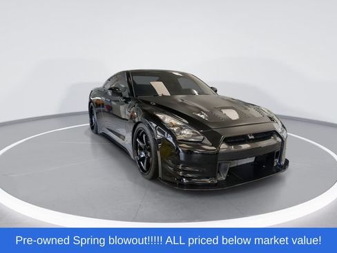 Used 2009 Nissan GT-R Premium AWD/4WD image 2