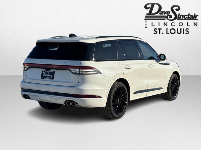 New 2027 Lincoln Aviator Reserve AWD/4WD image 3