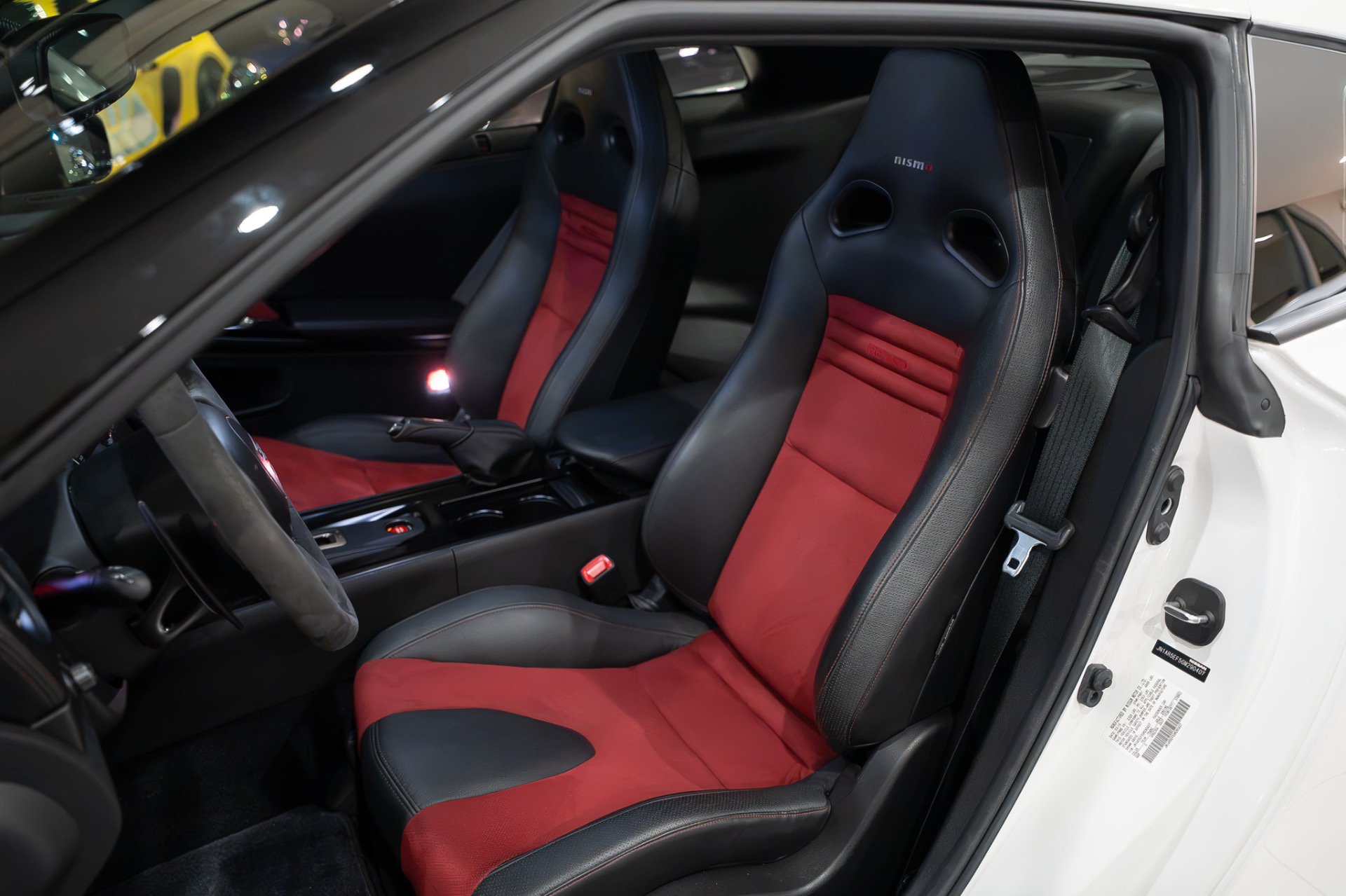 Used 2016 Nissan GT-R NISMO AWD/4WD image 10