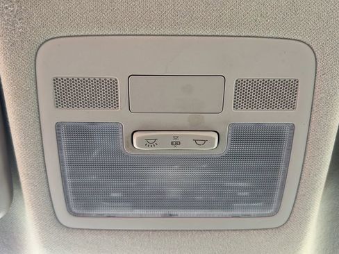 Used 2021 Hyundai Venue SEL image 20