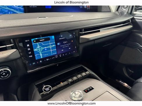Used 2025 Lincoln Navigator L Reserve AWD/4WD image 31