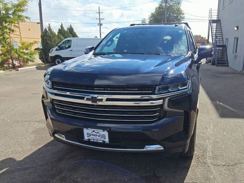 Used 2021 Chevrolet Tahoe LT w/ LT Signature Package image 3