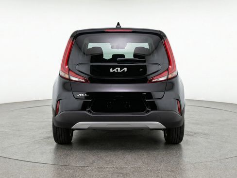 Used 2025 Kia Soul LX w/ LX Technology Package FWD image 7