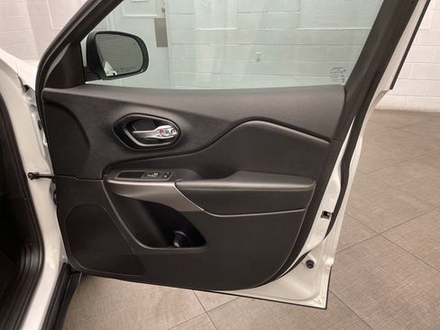 Certified 2021 Jeep Cherokee Latitude Lux image 26