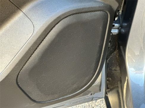 Used 2022 GMC Acadia SLE w/ Elevation Edition image 22