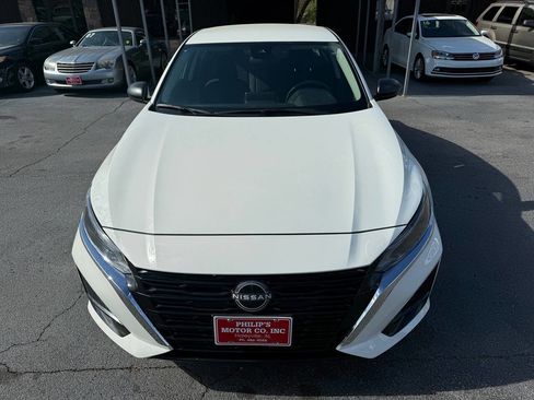Used 2025 Nissan Altima 2.5 SV FWD image 9