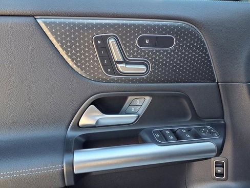 Used 2025 Mercedes-Benz GLA 250 4MATIC image 14