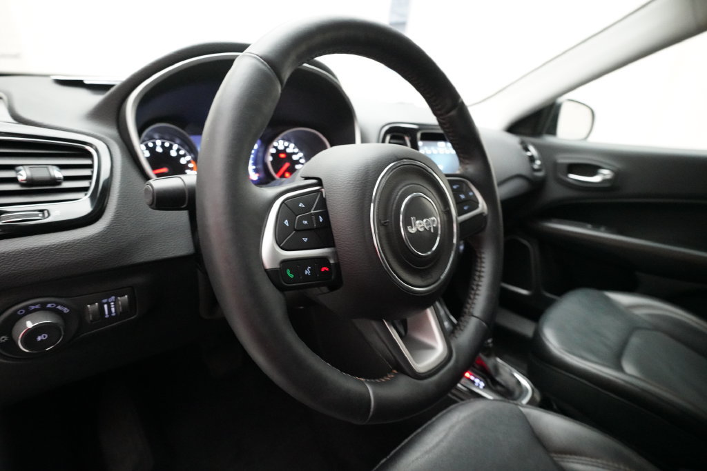 Used 2018 Jeep Compass Limited w/ Navigation Group AWD/4WD image 8