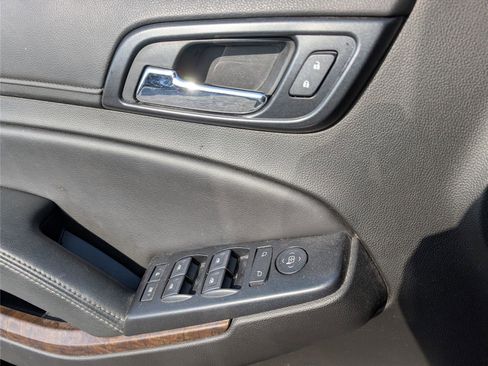 Used 2019 Chevrolet Tahoe LS w/ Enhanced Driver Alert Package RWD image 13