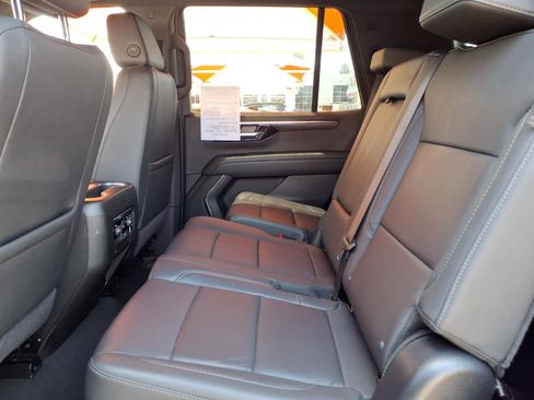 Used 2025 Chevrolet Tahoe LT AWD/4WD image 19