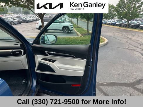 Certified 2024 Kia Telluride S w/ S Sunroof Package AWD/4WD image 61