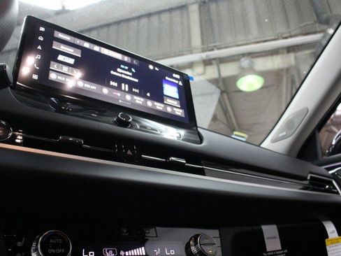 New 2026 Mitsubishi Outlander SEL image 12