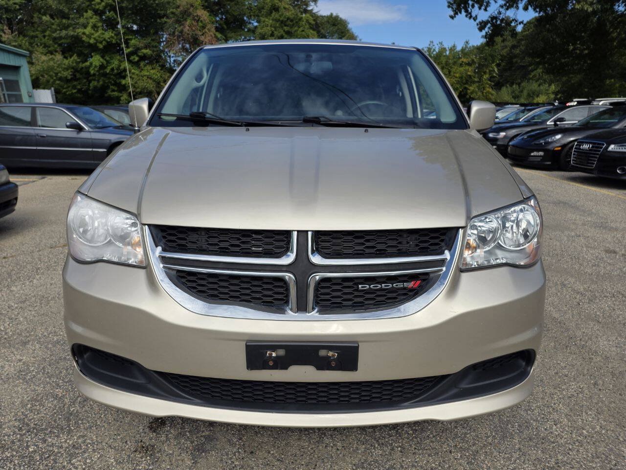 Used 2015 Dodge Grand Caravan SXT FWD image 5