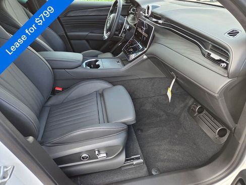 New 2025 Maserati Grecale GT image 12