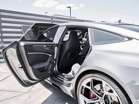 Used 2024 Audi RS 7 Performance AWD/4WD image 27