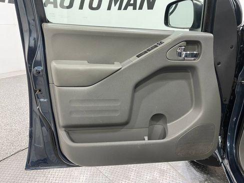 Used 2017 Nissan Frontier SV image 12