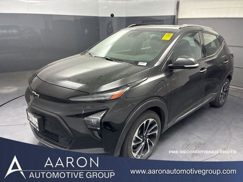 Used 2022 Chevrolet Bolt EUV Premier w/ Sun & Sound Package FWD image 1