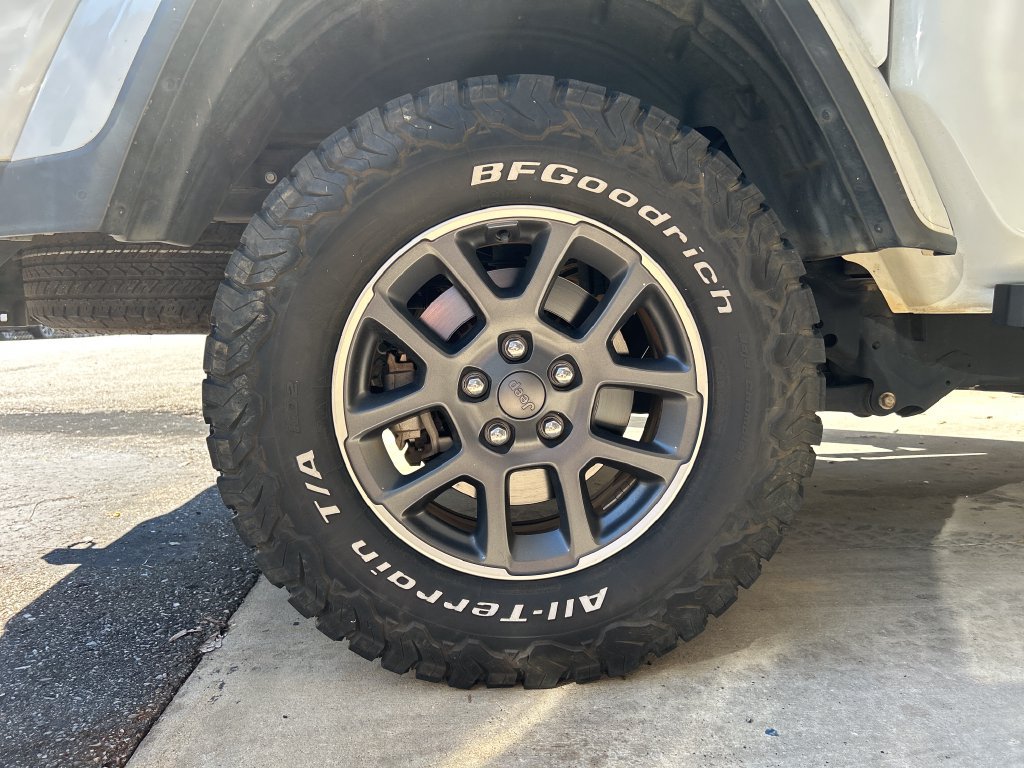Used 2020 Jeep Gladiator Overland AWD/4WD image 7
