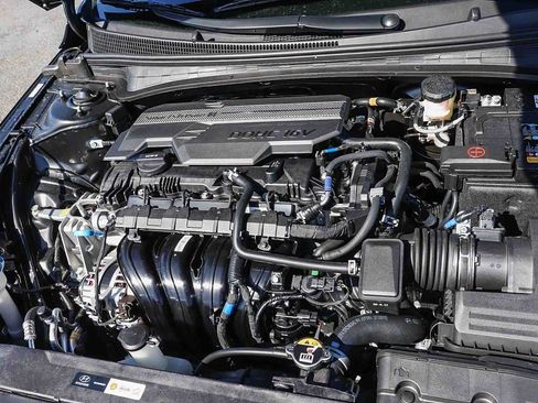 New 2026 Hyundai Elantra Limited FWD image 16
