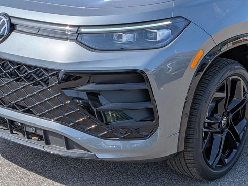 New 2026 Volkswagen Tiguan SE R-Line AWD/4WD image 9