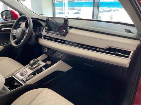 Used 2022 Mitsubishi Outlander SEL image 18