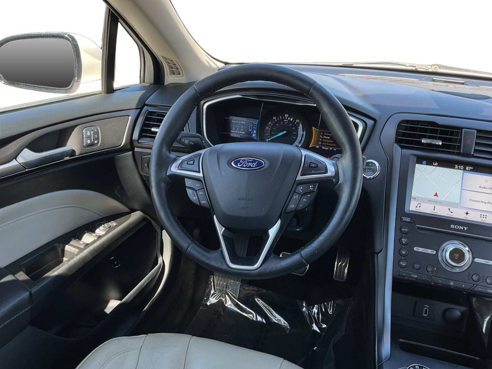 Used 2017 Ford Fusion Energi Titanium FWD image 11