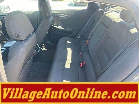 Used 2017 Chevrolet Malibu LT FWD image 30