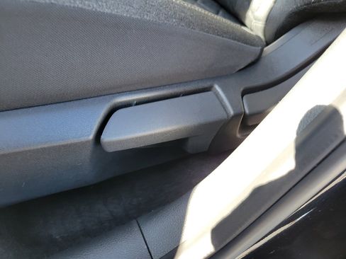 Certified 2025 Nissan Kicks SV image 16