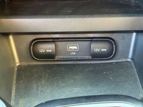 Certified 2023 Kia Soul LX w/ LX Technology Package FWD image 16