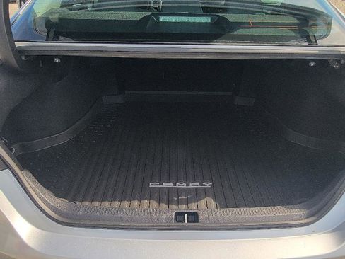Used 2022 Toyota Camry LE image 5