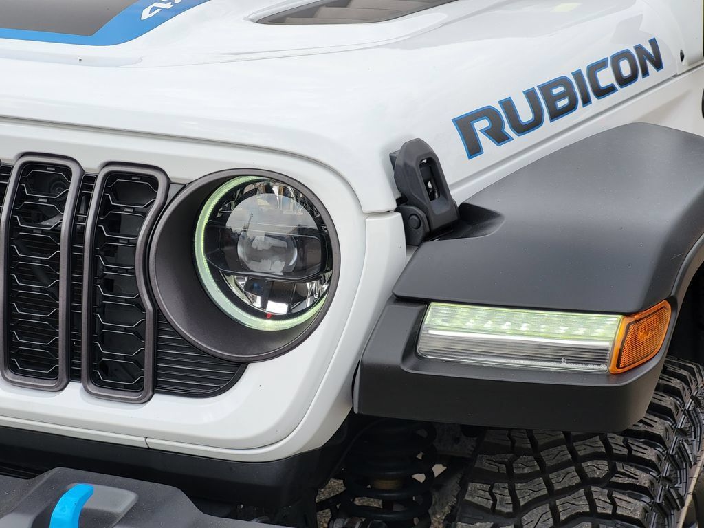 Used 2024 Jeep Wrangler Unlimited Rubicon 4xe AWD/4WD image 7