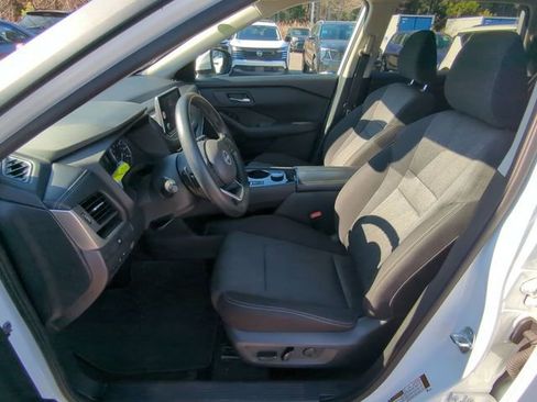 Used 2024 Nissan Rogue SV image 23