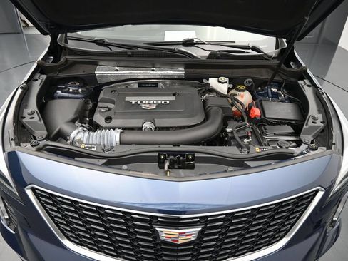 Used 2021 Cadillac XT4 Premium Luxury AWD/4WD image 14