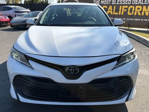 Used 2019 Toyota Camry LE FWD image 3