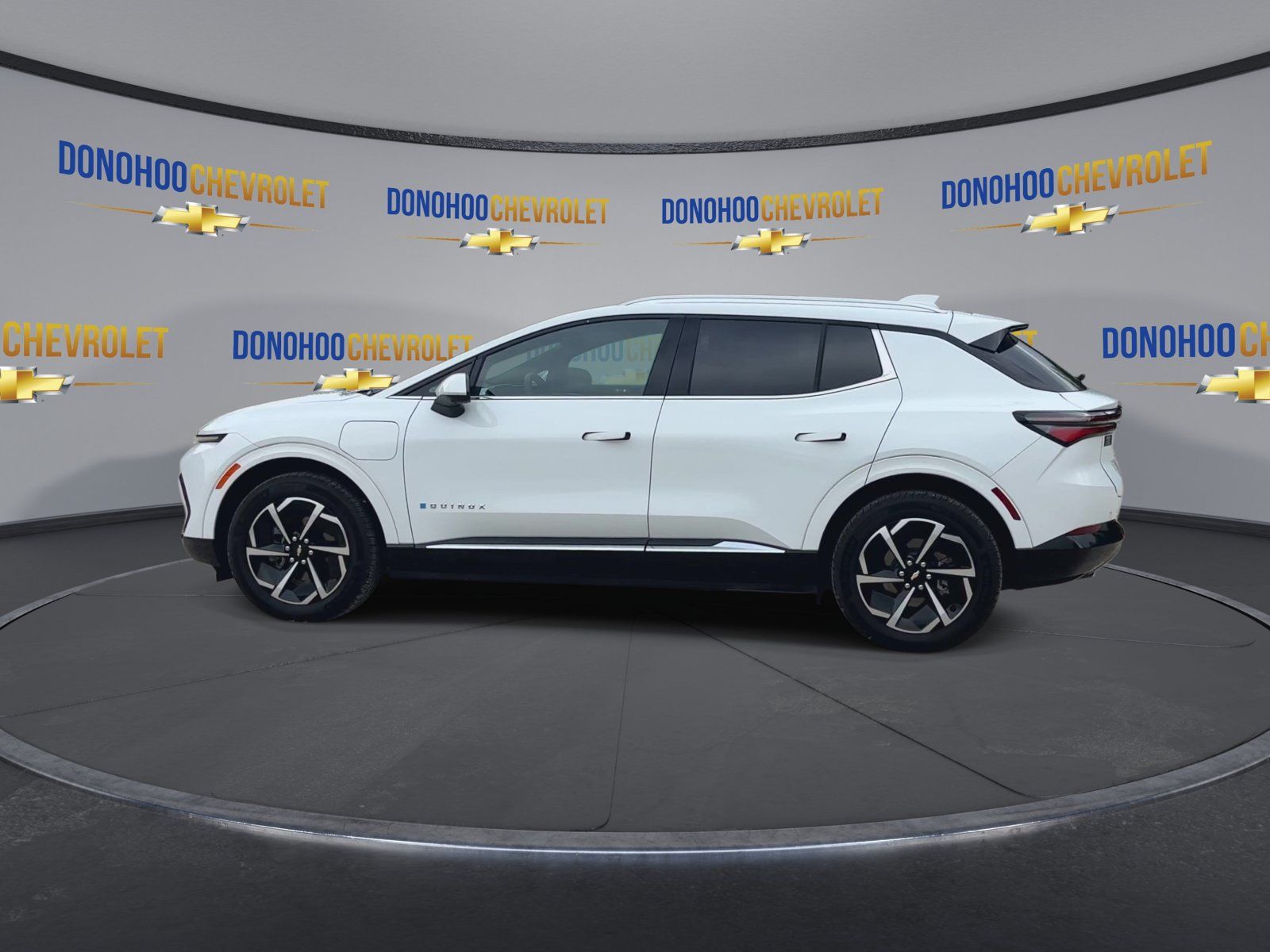 Used 2024 Chevrolet Equinox EV LT AWD/4WD image 8