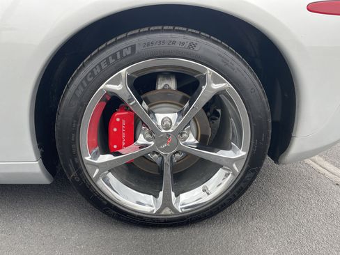 Used 2013 Chevrolet Corvette Base 2D Convertible image 24