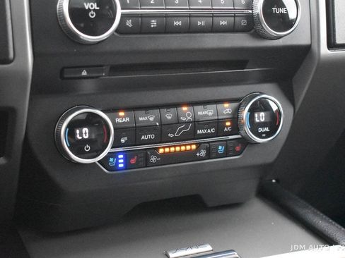 Used 2018 Ford Expedition Max XLT w/ Equipment Group 202A AWD/4WD image 27