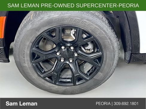Used 2024 Jeep Wagoneer L Series II AWD/4WD image 33