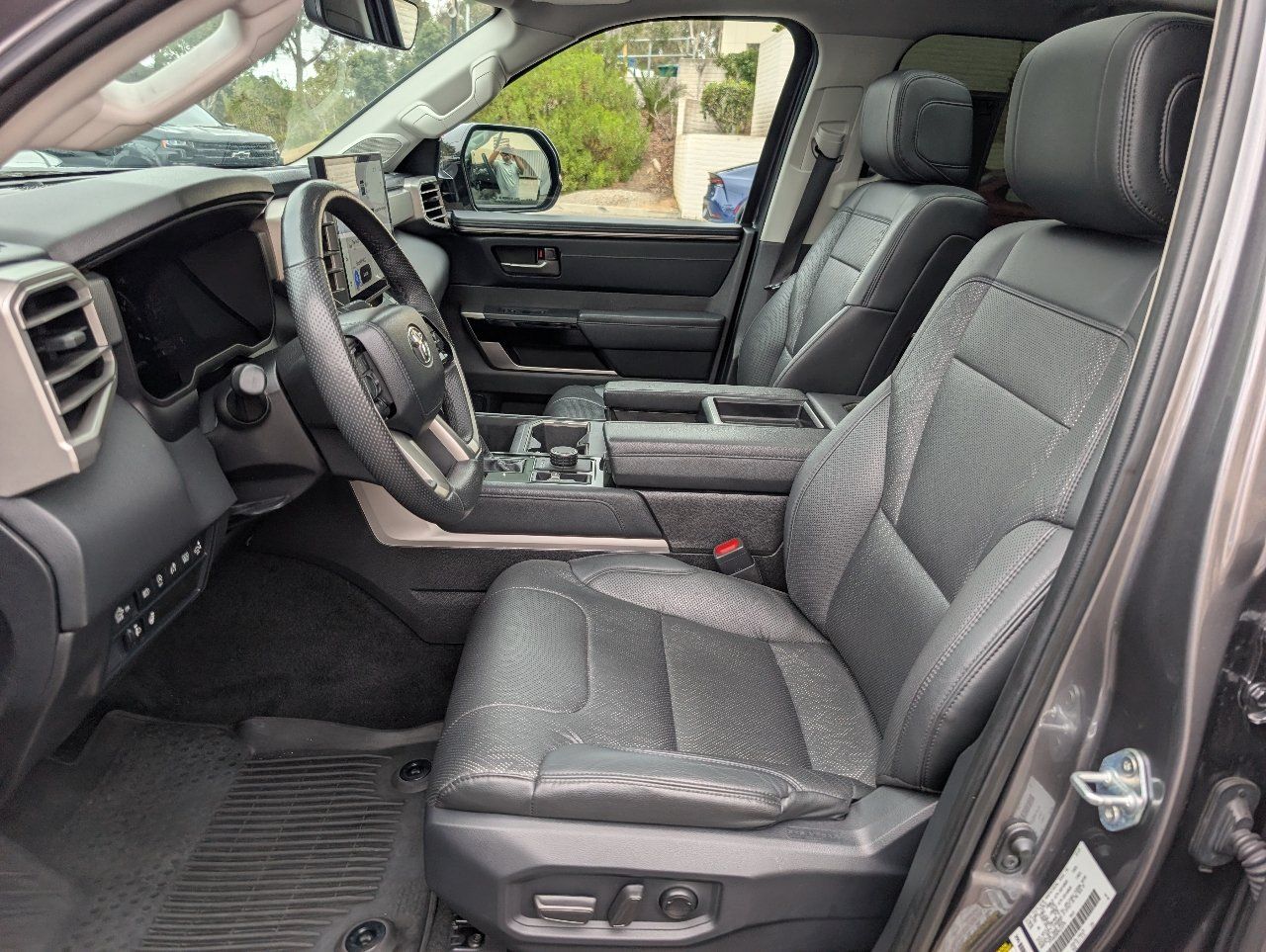 Used 2024 Toyota Tundra Limited AWD/4WD image 2