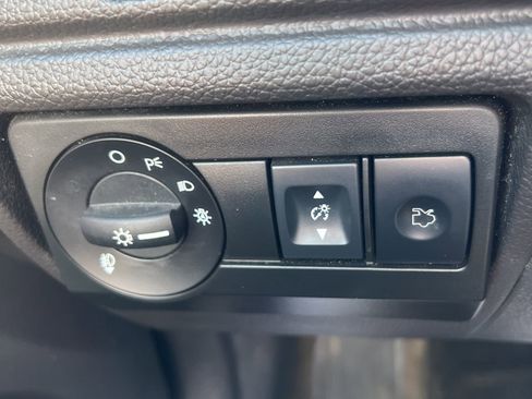 Used 2012 Ford Fusion Hybrid image 17