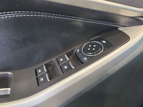 Used 2023 Ford Explorer XLT AWD/4WD image 18
