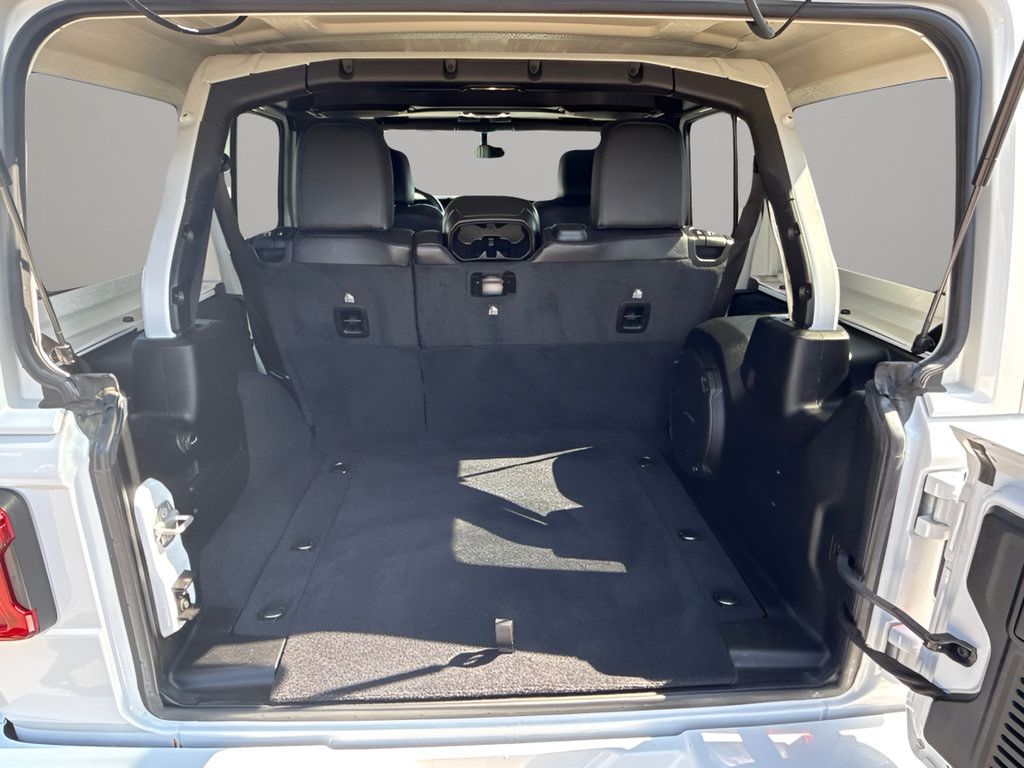 Used 2021 Jeep Wrangler Unlimited Sahara AWD/4WD image 43