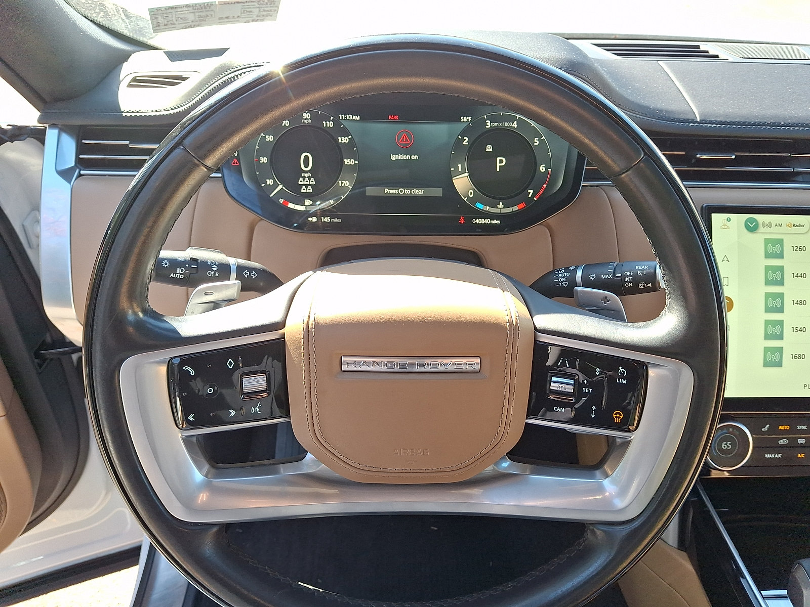 Used 2023 Land Rover Range Rover Long Wheelbase SE AWD/4WD image 16