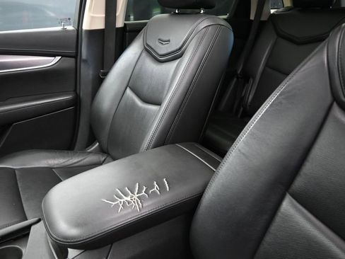 Used 2019 Cadillac XT5 Luxury FWD image 14
