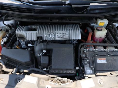 Used 2015 Toyota Prius Four image 20